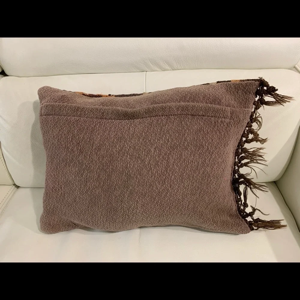 Geometric Patterned Throw Pillow case